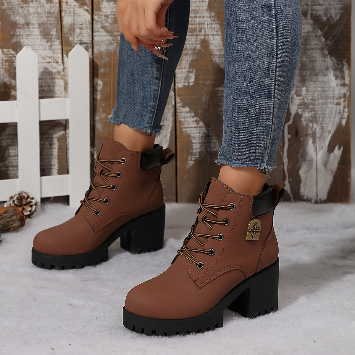 Bottines Femme à Talon Épais – Pluie, Mode Automne-Hiver 2024