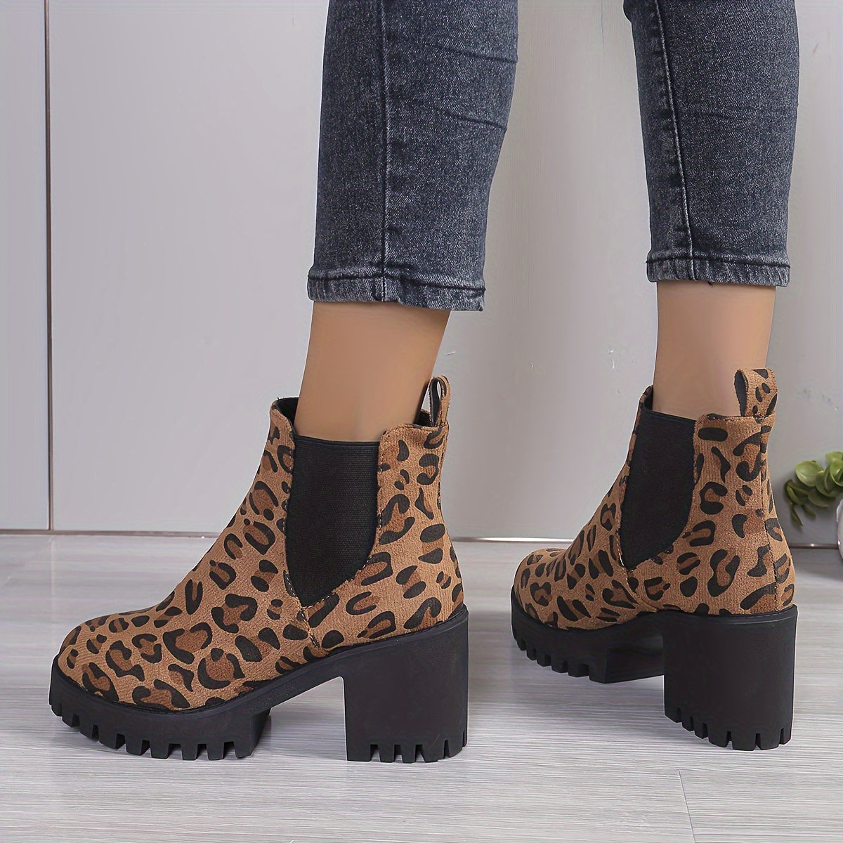 Bottines à Talon Carré Femme – Style Rétro Chic, Élégant & Idéal en Hiver